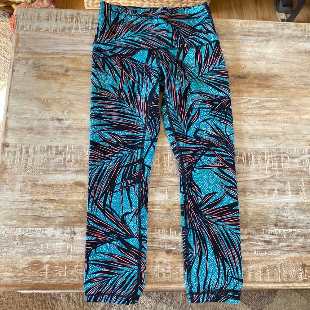 NWOT Lululemon Wunder Under Palm Lace